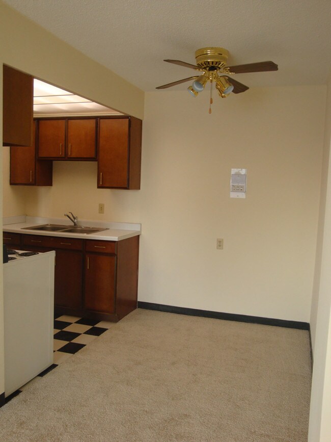 Lake Summit Apartments Milwaukee, WI