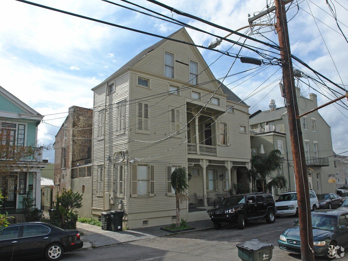 Primary Photo - 1424 Thalia St