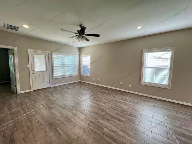 Building Photo - 9809 Mylea Cir