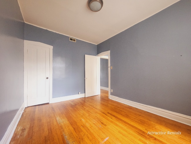 Foto del edificio - 1156 S Mason Ave