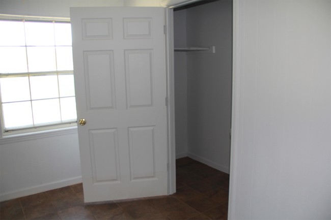 Building Photo - 2508 Mary Jane Dr