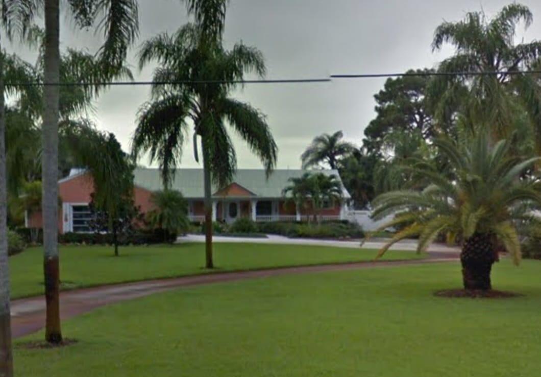 Primary Photo - 711 NW Sunset Dr