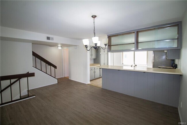 Foto del edificio - 6204 1/2 Shoup Avenue, Los Angeles, CA 91367 - 2 BR 3 BA townhouse