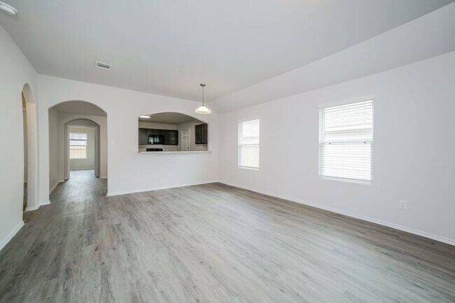 Building Photo - 312 Pronghorn Dr