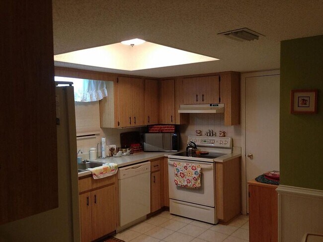 Building Photo - 8390 SW 109th St