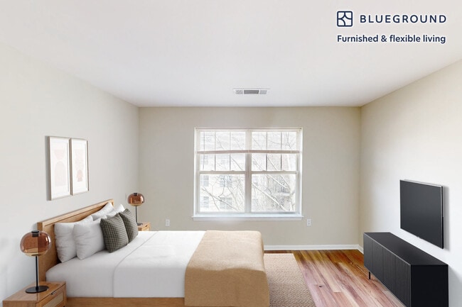 Building Photo - 160 Boylston St