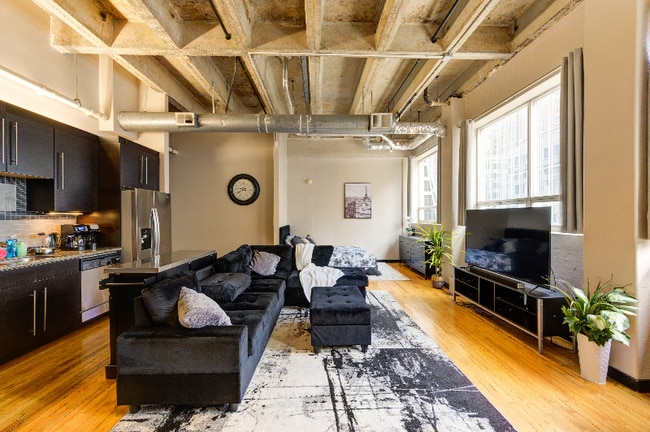 Photo - 705 Main St Apartment