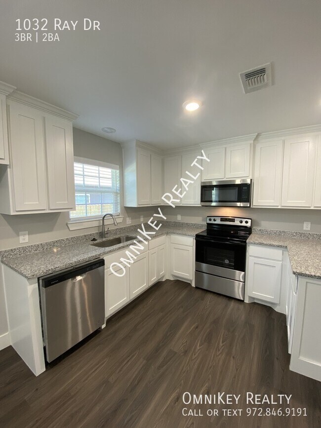 Building Photo - 1032 Ray Dr