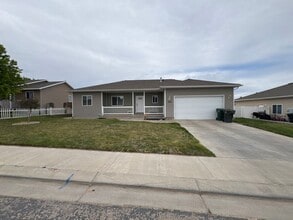 Building Photo - 1452 975 S