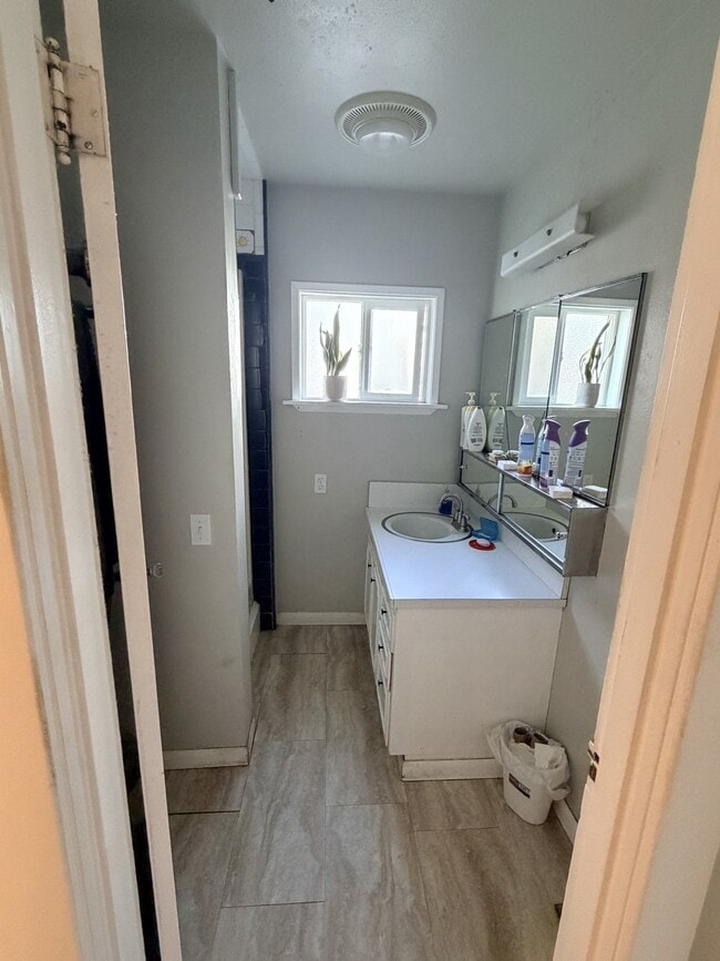 Foto del edificio - 614 S Stevens St