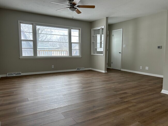 Building Photo - 265 Bel Aire Dr