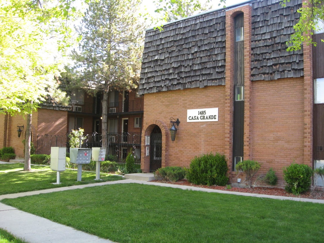 Primary Photo - Marinus Apartments