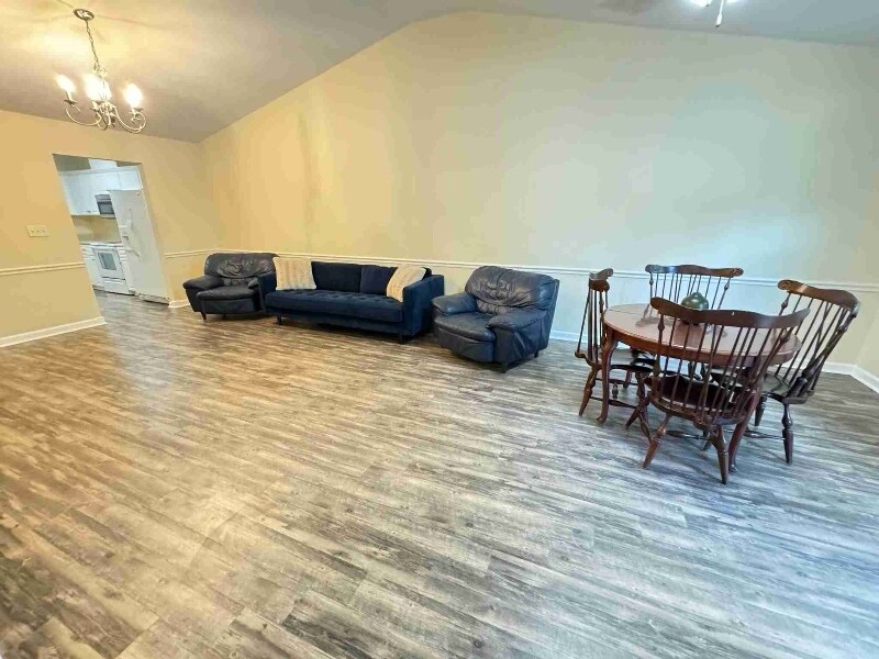 Foto principal - 646 Goodale Ln