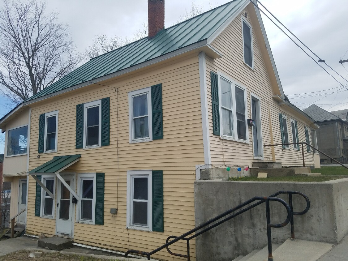 77 N Main St Unit 4, Randolph, VT 05060 Apartments in Randolph, VT