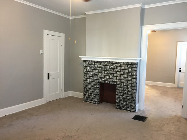 Sala de estar - 3945 Lindley Ave
