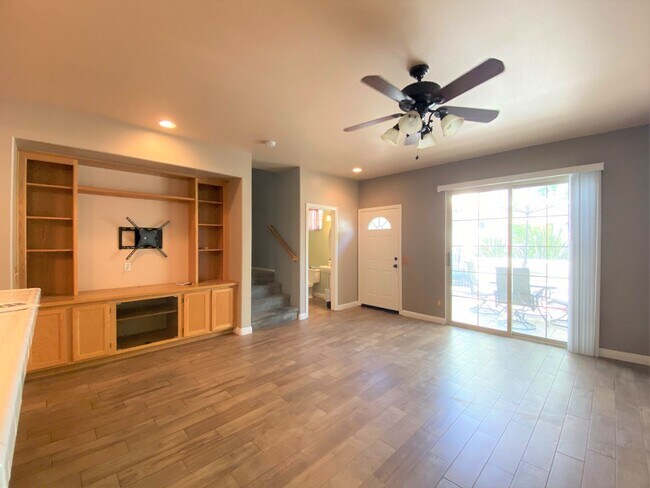Foto del edificio - Oceanside stunner - 3 bedroom townhome ava...