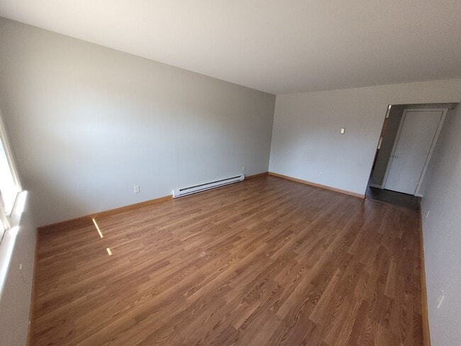 Building Photo - 3204-3206 Runway Ave