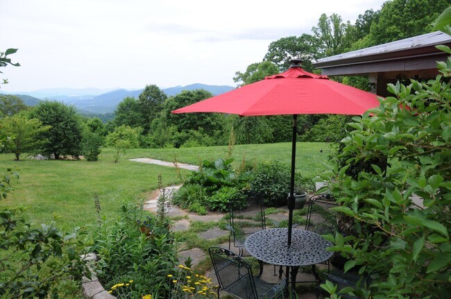 Foto del edificio - 166 Clear Water Creek Rd