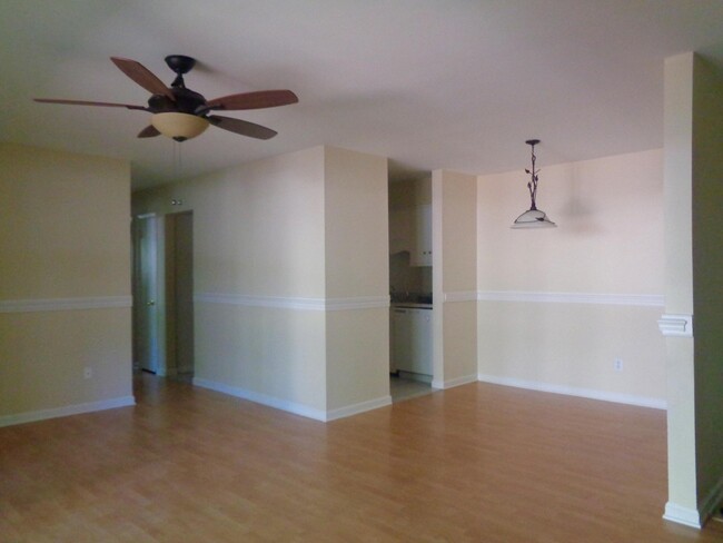 Building Photo - 1204 Schaub Dr