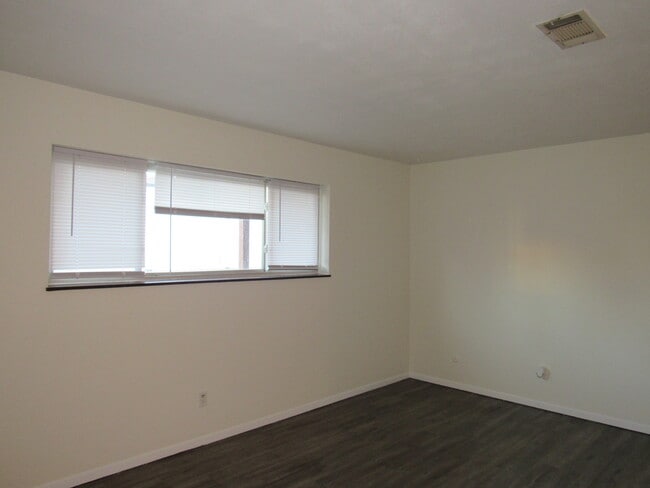 Building Photo - 310 30th Avenue Ct