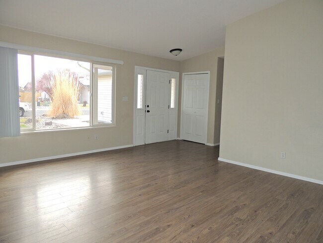 Foto del edificio - 3158 Goldeneye Ave