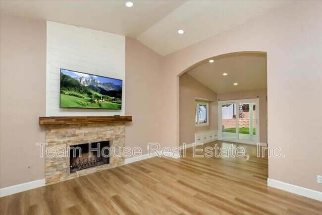 Foto del edificio - 27725 Wakefield Rd