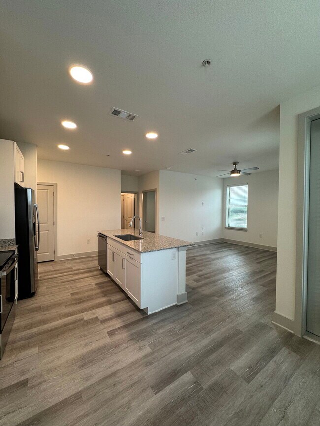 Building Photo - 4521 Trysail Dr