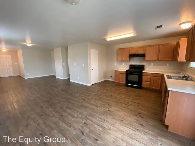 Building Photo - 3 br, 2 bath House - 4106 West  Elkhorn Ave