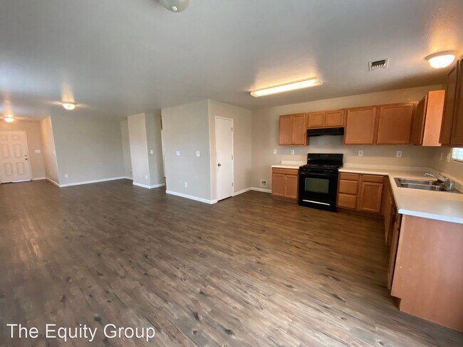 Foto del edificio - 3 br, 2 bath House - 4106 West  Elkhorn Ave