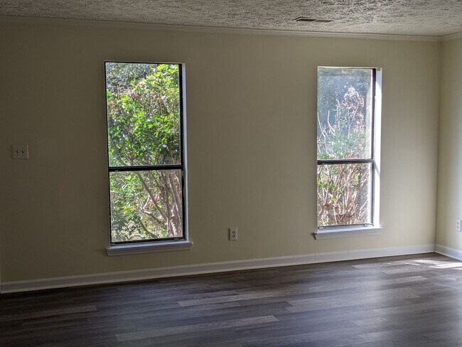 Building Photo - **PRICE IMPROVEMENT**230 Toby Springs Ln: ...