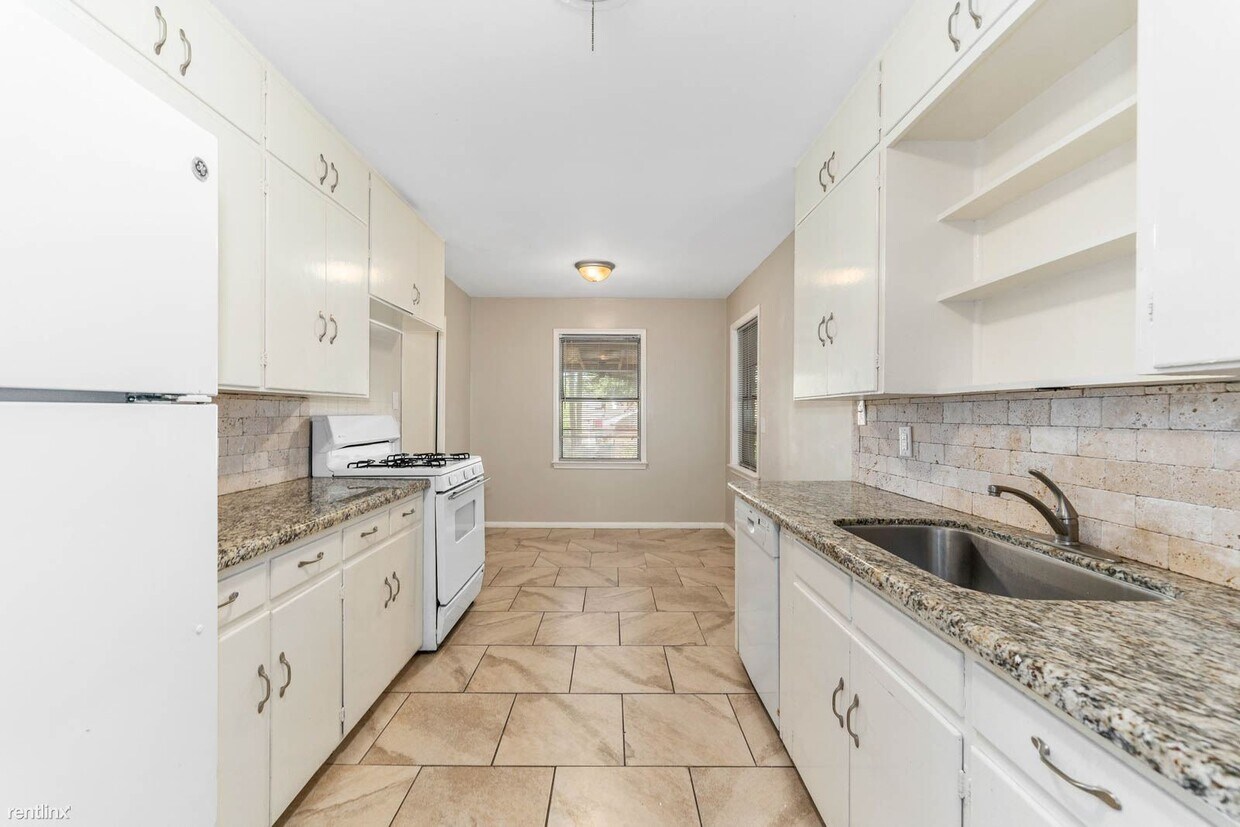 Primary Photo - 4 br, 2 bath House - 200 Helena St