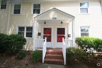 Building Photo - 808 Green St
