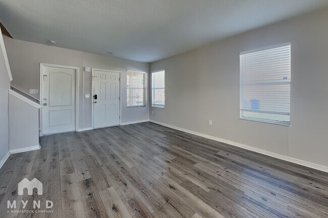 Foto del edificio - 8162 Canterbury Lake Blvd