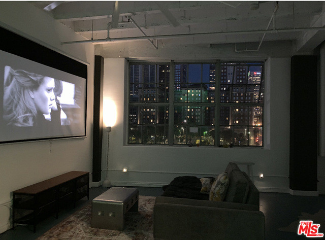 Foto del edificio - 312 W 5th St