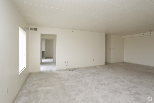 The Greenhurst - Living Room - Bower Hill Apartments