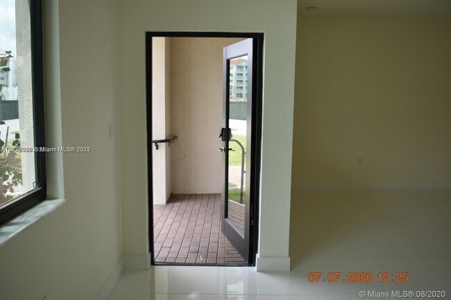 Foto del edificio - 4640 NW 84th Ave