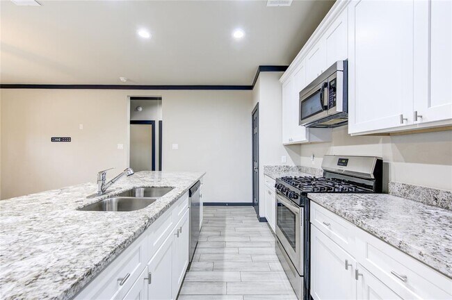 Foto del edificio - 8103 Glass St