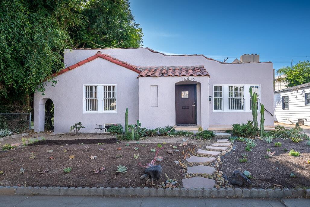 Foto principal - 10630 Bloomfield St