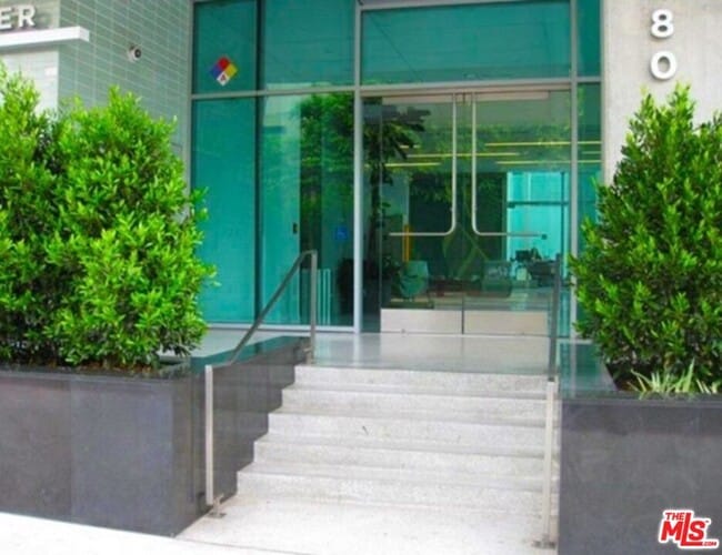 Foto del edificio - 1480 Vine St