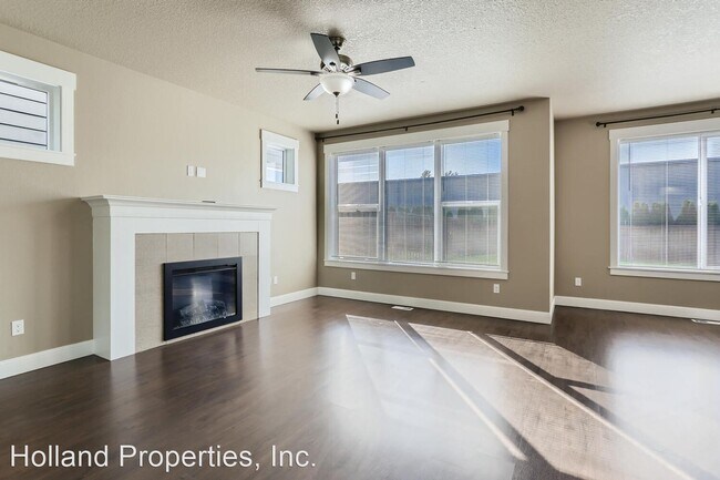Foto del edificio - 4 br, 2.5 bath House - 32320 NW Wascoe St
