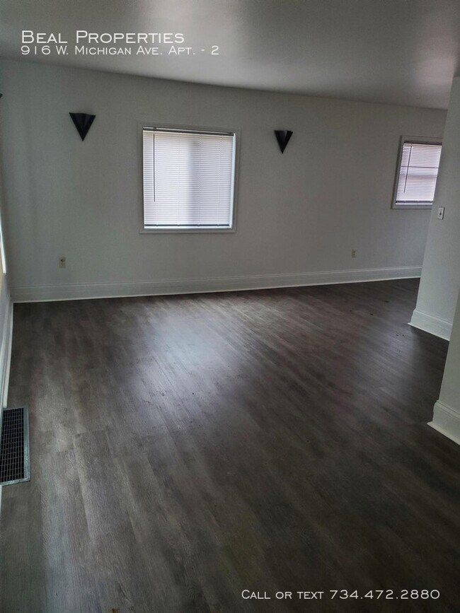 Foto del edificio - 916 W Michigan Ave