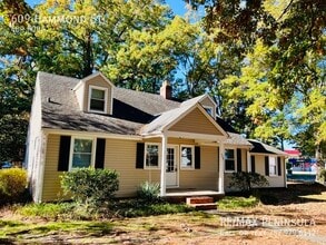 Building Photo - 609 Hammond St