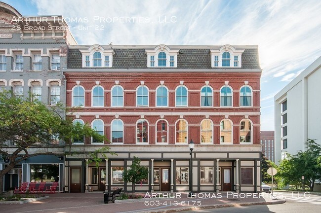Building Photo - 28 Broad St