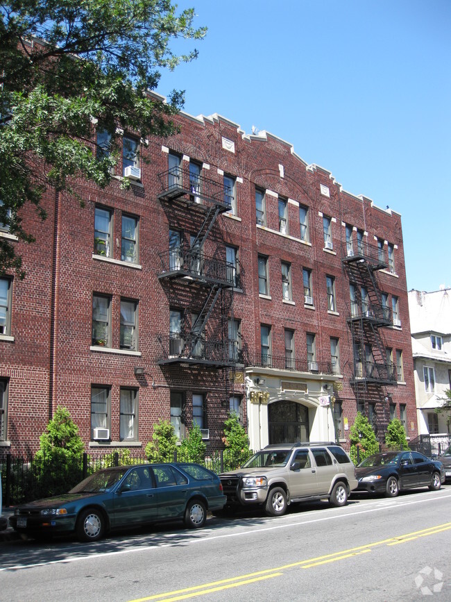 2516 Bedford, ¡alejado - 2516 Bedford Ave