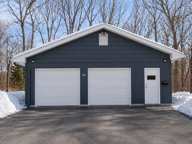 Building Photo - 149 Hillyndale Rd