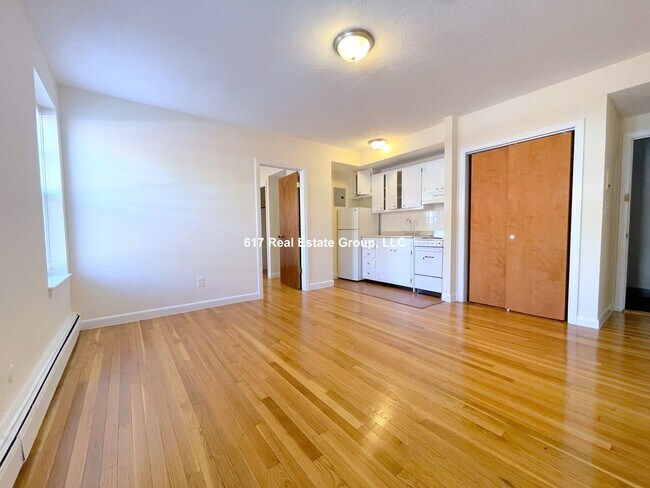 Foto del edificio - 172 N Beacon St