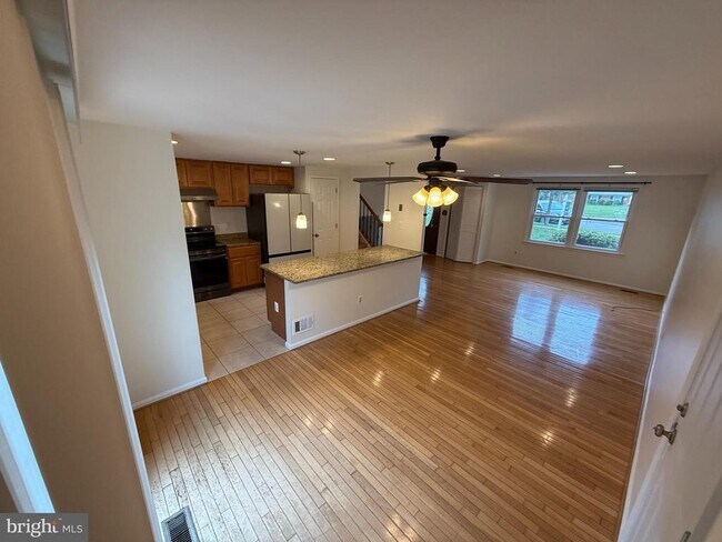 Building Photo - 5056 Kenerson Dr