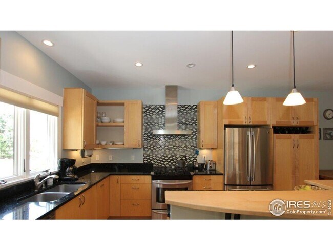 Building Photo - 5 Bed 3 Bath Home in South Boulder