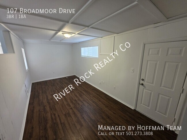 Building Photo - 107 Broadmoor Dr