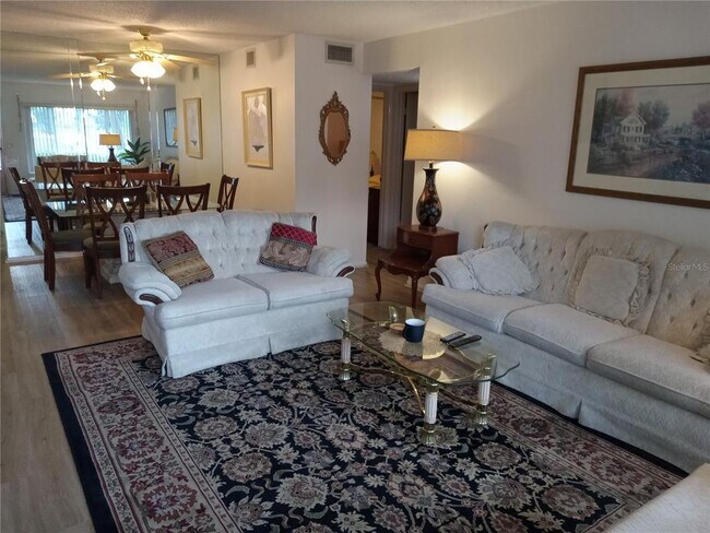 Foto del edificio - 2467 Finlandia Ln